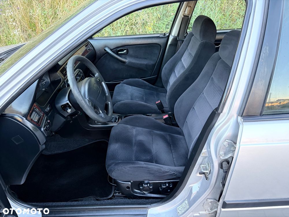 Honda Civic 1.4i S - 9