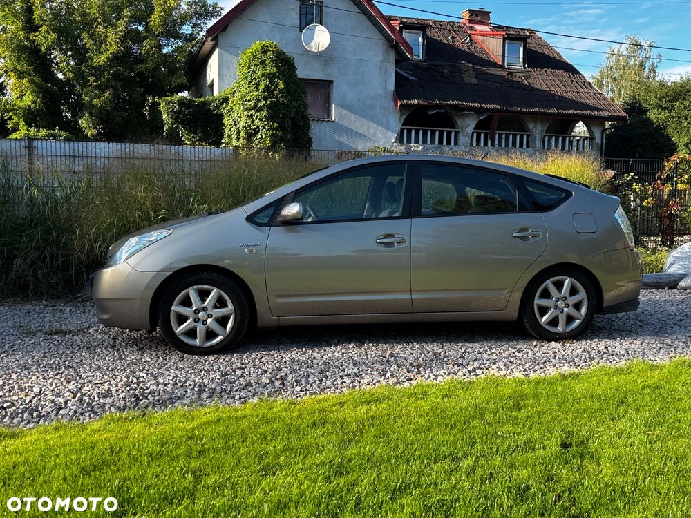 Toyota Prius 1.5 VVT-i Sol - 1