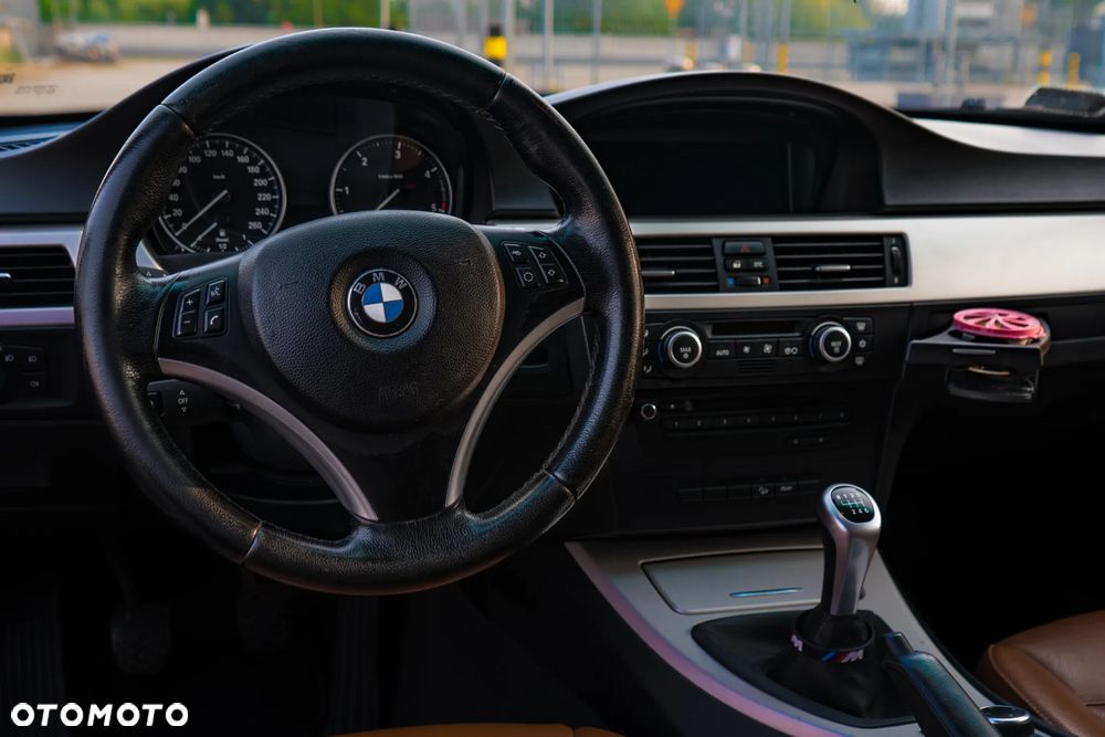 BMW Seria 3 320d xDrive - 11