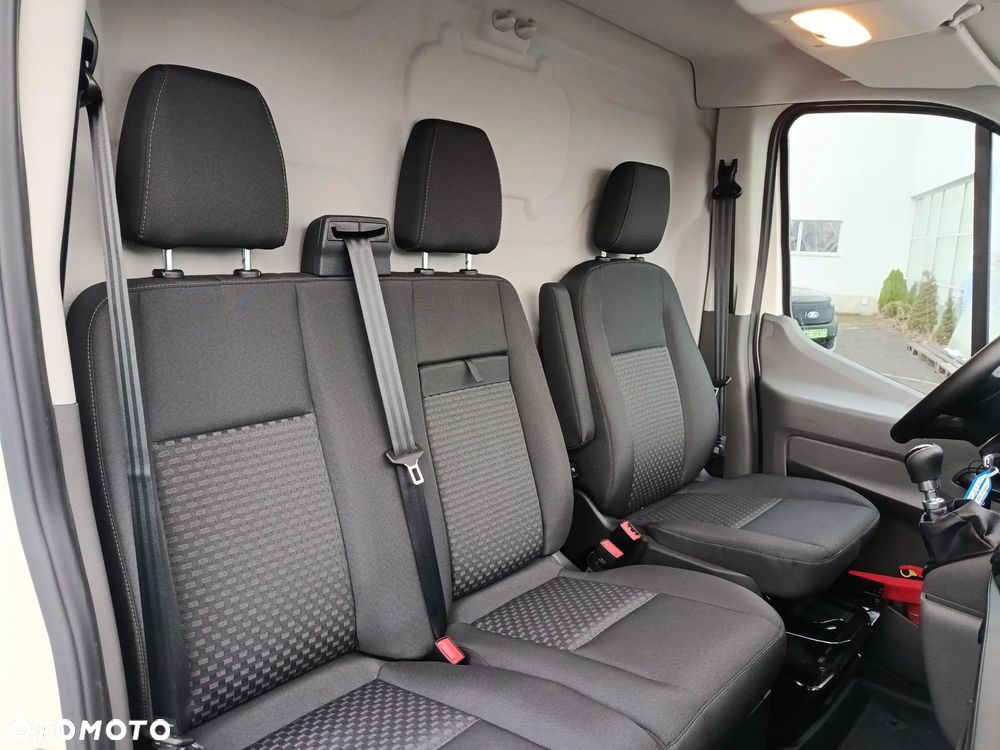 Ford Transit Van - 4
