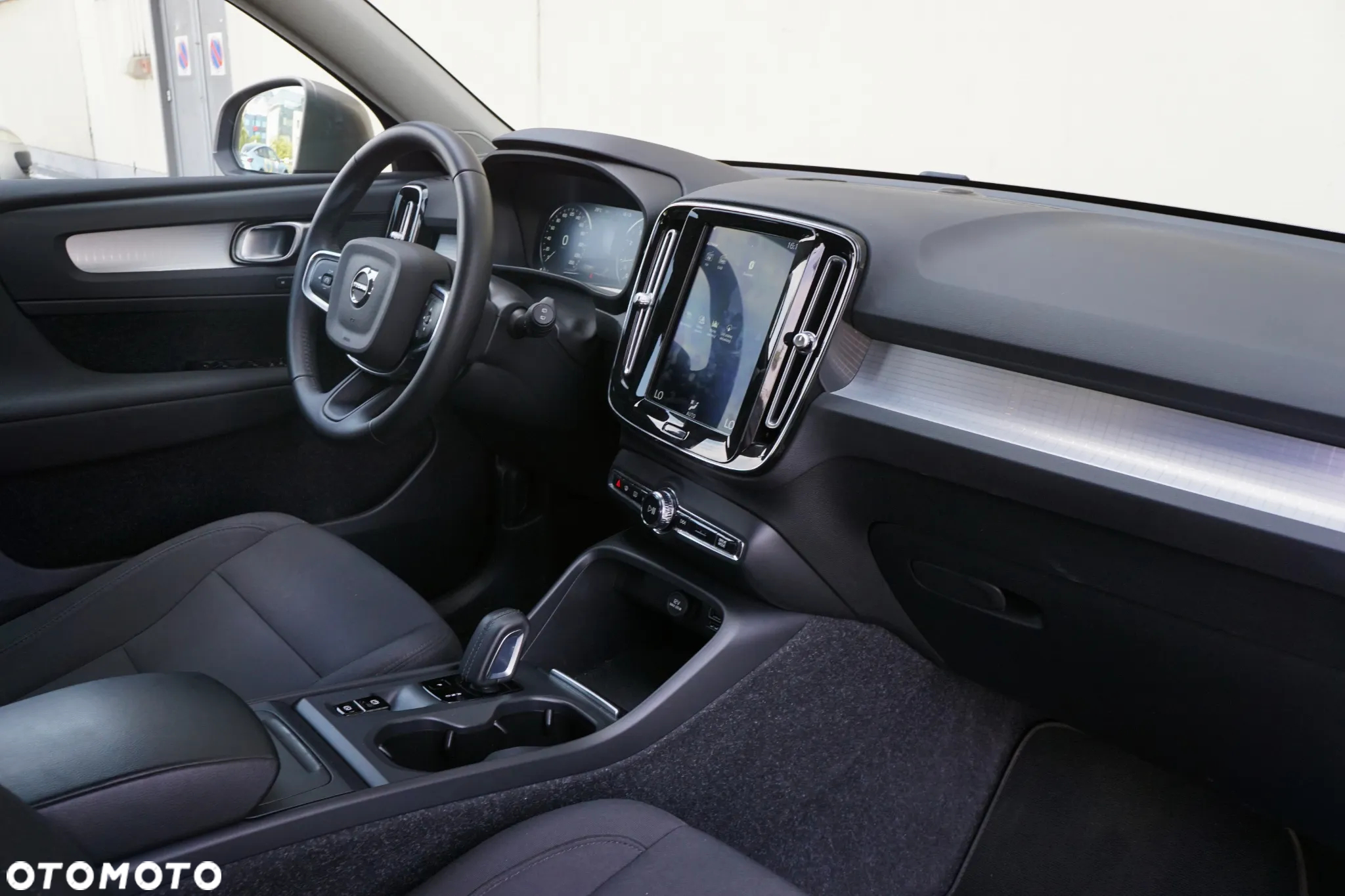 Volvo XC 40 T3 Momentum - 16