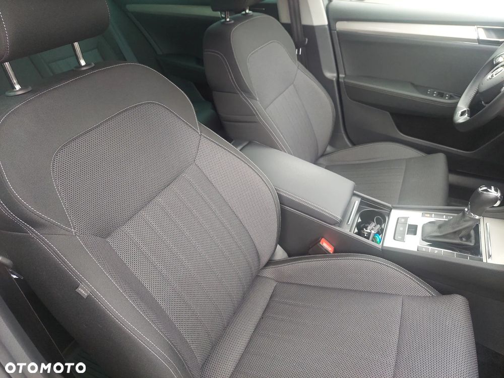 Skoda Superb 2.0 TDI DSG Style - 26