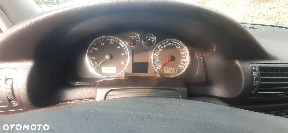 Volkswagen Passat 1.8T Comfortline - 8