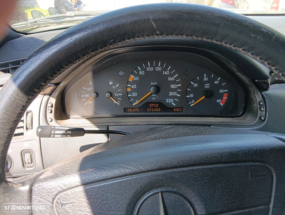 Mercedes-Benz E 300 - 24