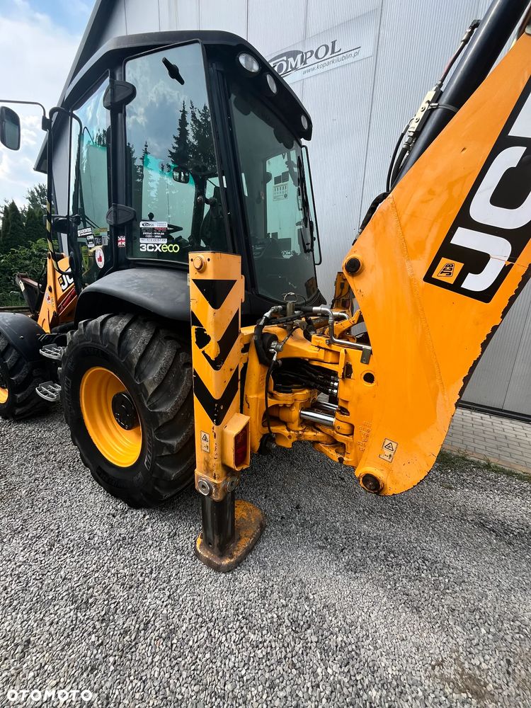 JCB 3CX - 8