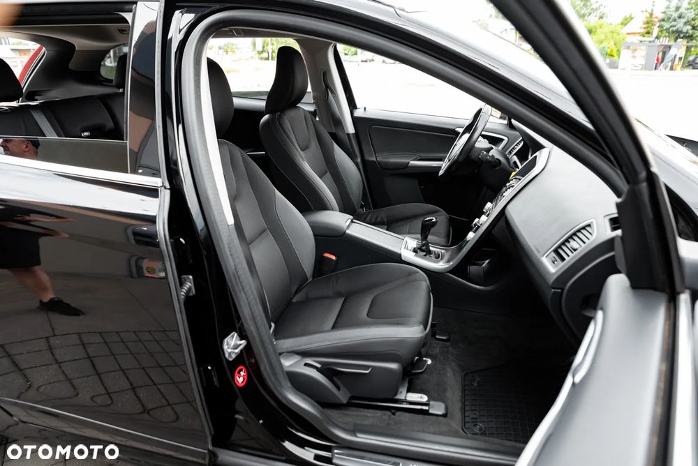 Volvo XC 60 D4 Ocean Race - 23