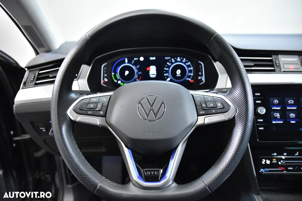 Volkswagen Passat - 16