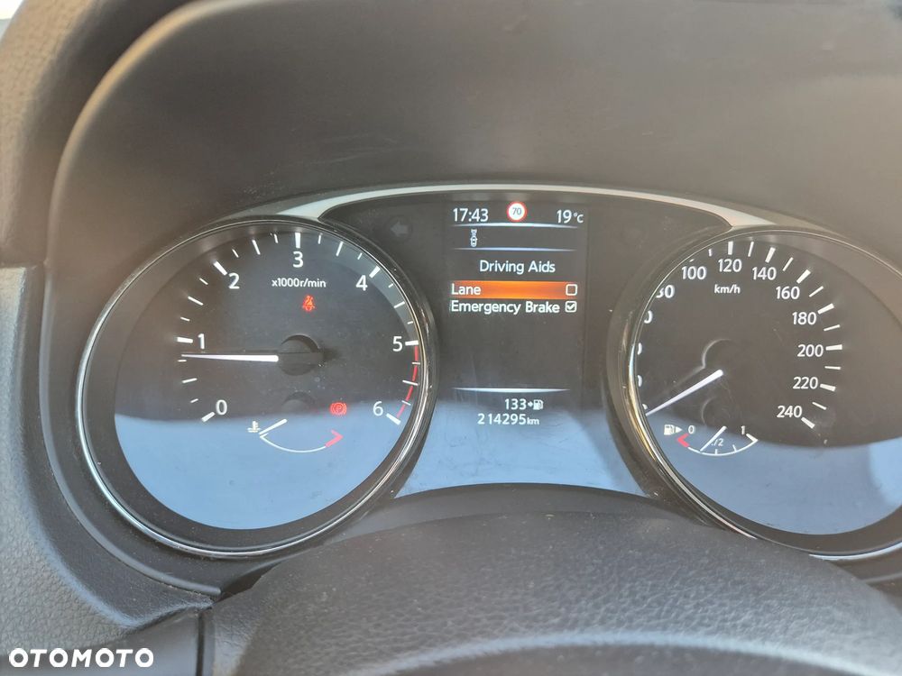 Nissan X-Trail - 25
