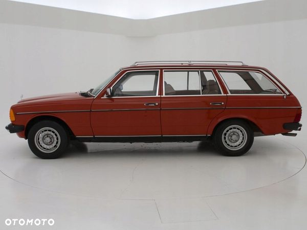 NOWE USZCZELKI USZCZELKA DRZWI MERCEDES W123 KOMBI