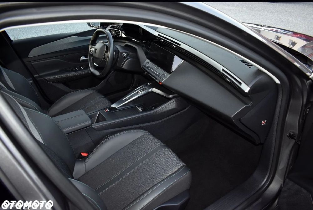 Peugeot 308 180 e-EAT8 GT - 28