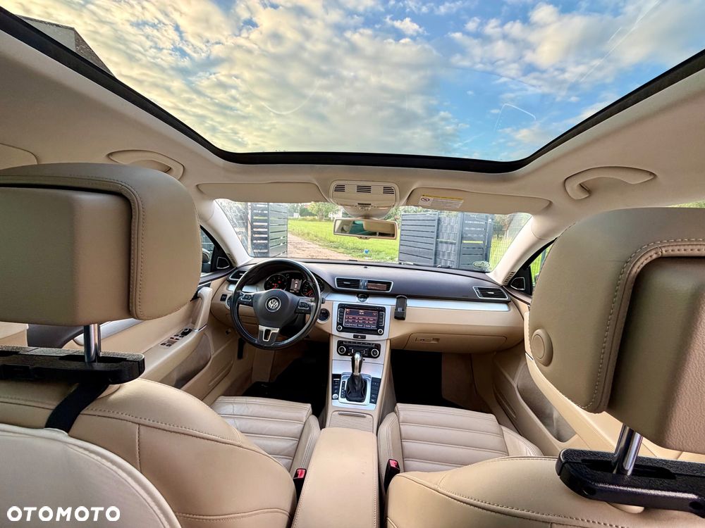 Volkswagen Passat - 11