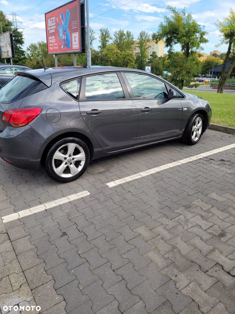 Opel Astra - 2