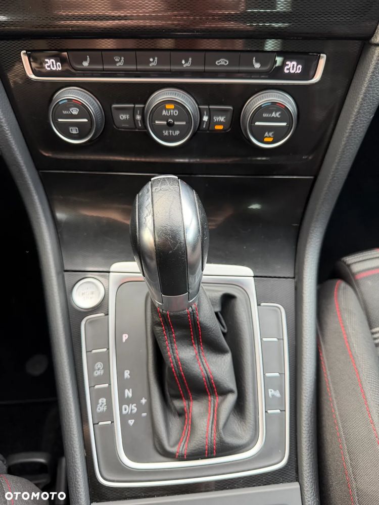 Volkswagen Golf - 17