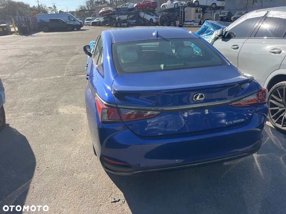 Lexus ES 300h F Sport - 21