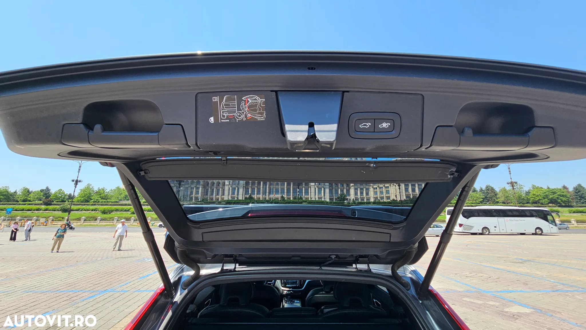 Volvo XC 60 D4 R-Design - 10