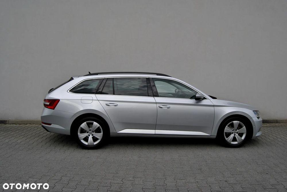 Skoda Superb 2.0 TDI 4x4 DSG Style - 8