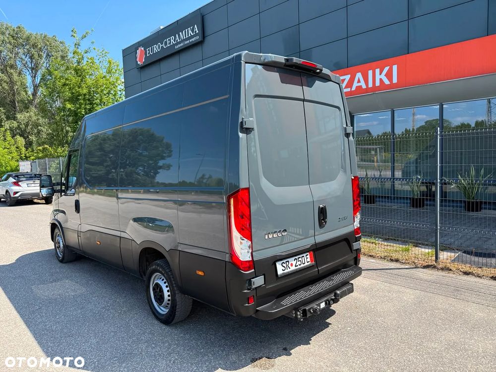 Iveco Daily 35S180, 3.0 180KM, L3H2, HiMatic, Niski przebieg, Bardzo zadbany - 9