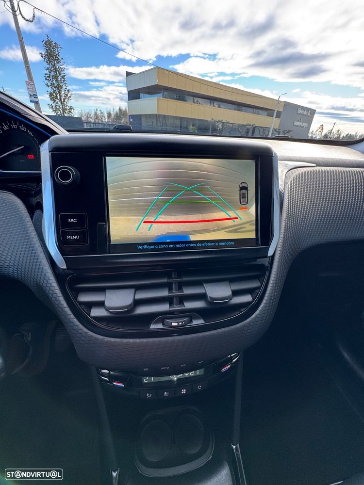 Peugeot 2008 1.2 PureTech Allure - 15