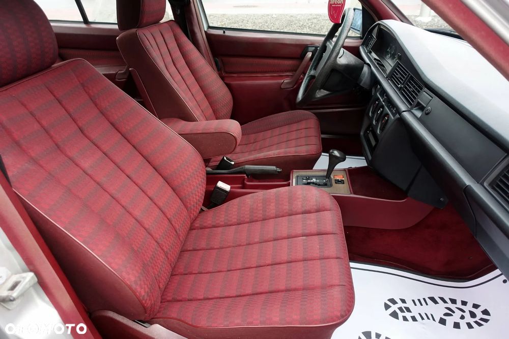 Mercedes-Benz W201 (190) - 14