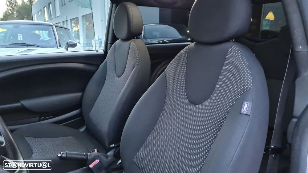 MINI 3 Portas Cooper D - 31