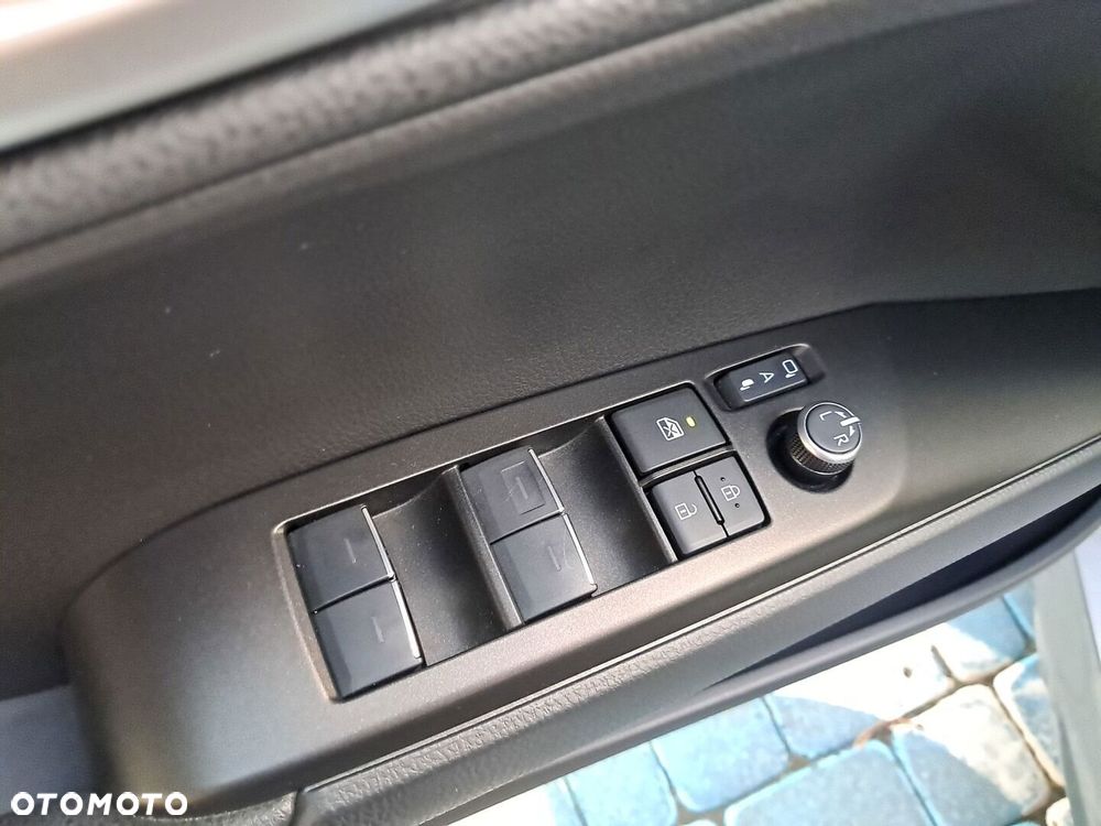 Toyota Camry - 26