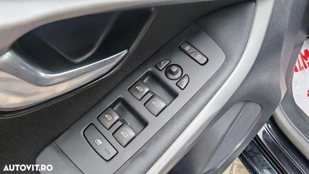 Volvo V40 - 23