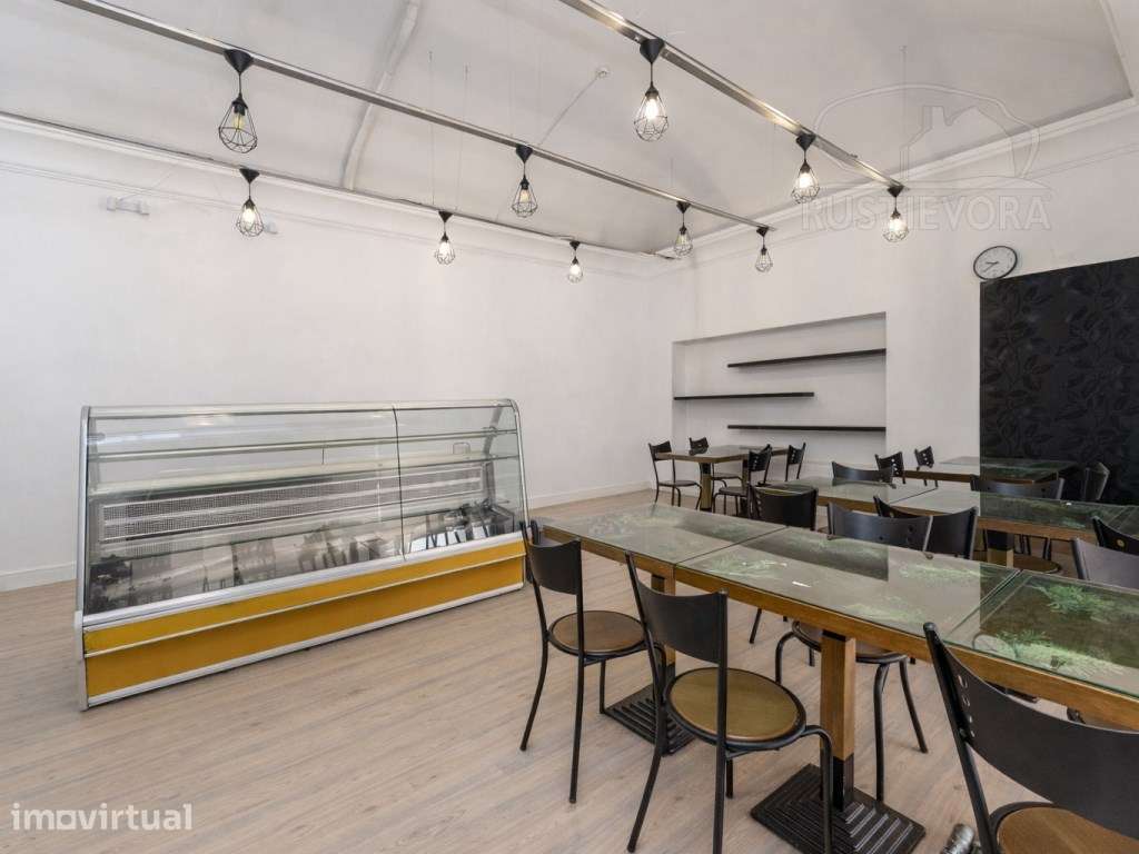 Espaço comercial, R/Chão amplo, para Restauração - Grande imagem: 5/29