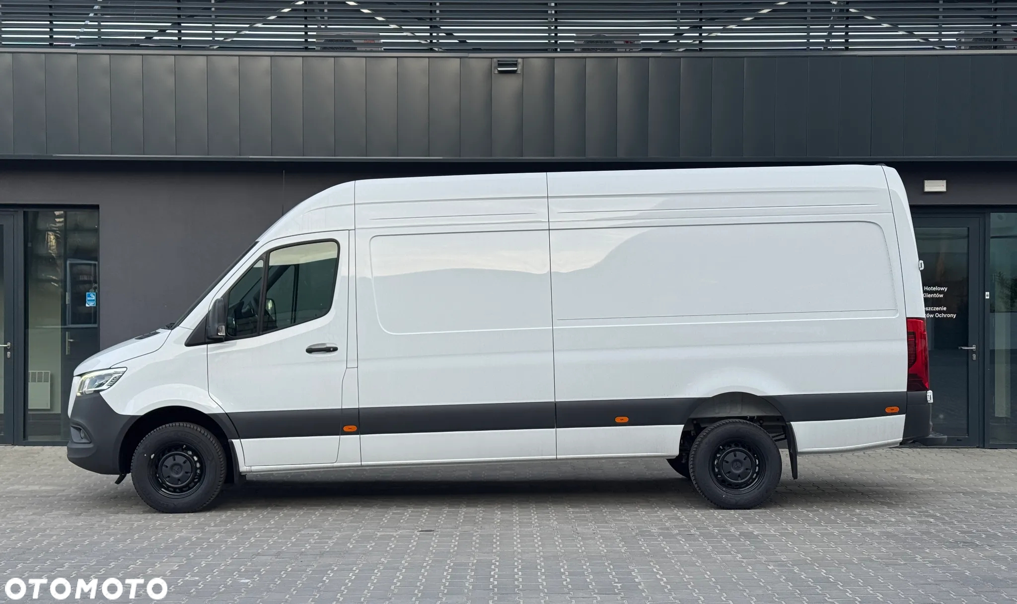 Mercedes-Benz Sprinter - 2