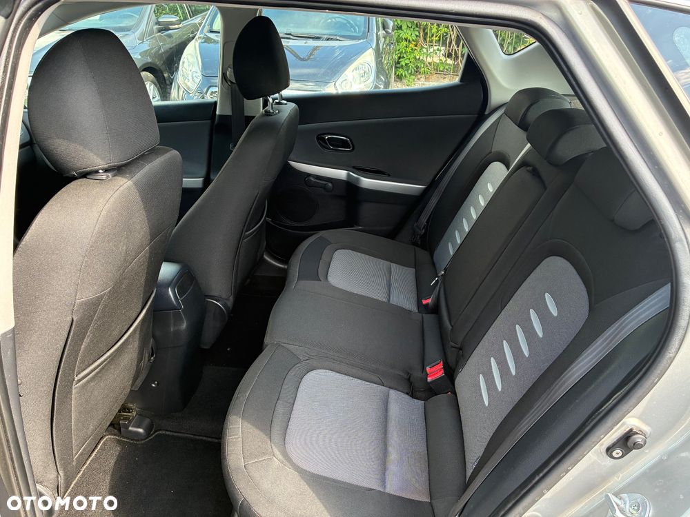 Kia Ceed 1.6 GDI Dream-Team Edition - 10