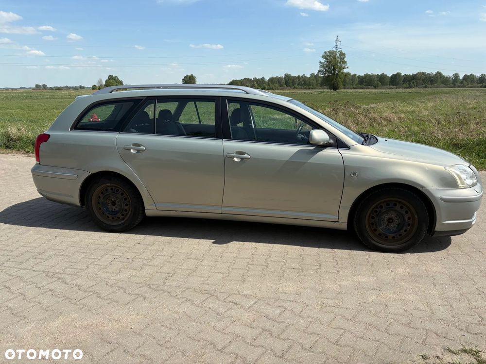 Toyota Avensis 2.0 D-4D High - 4