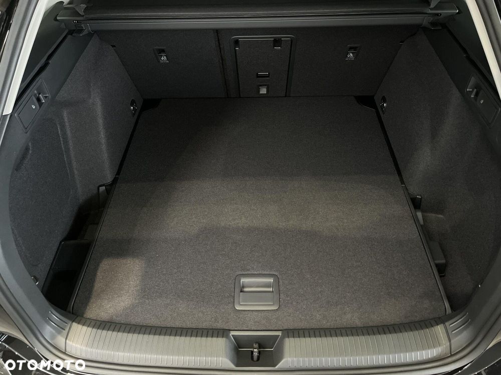 Volkswagen Golf Variant - 32