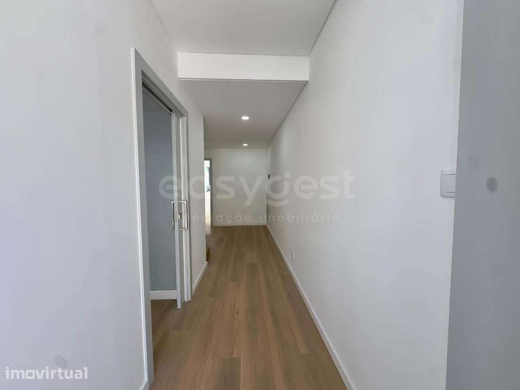 Espetacular Transformação de Loja em Apartamento T2+1 com Espaço Ex... - Grande imagem: 2/24