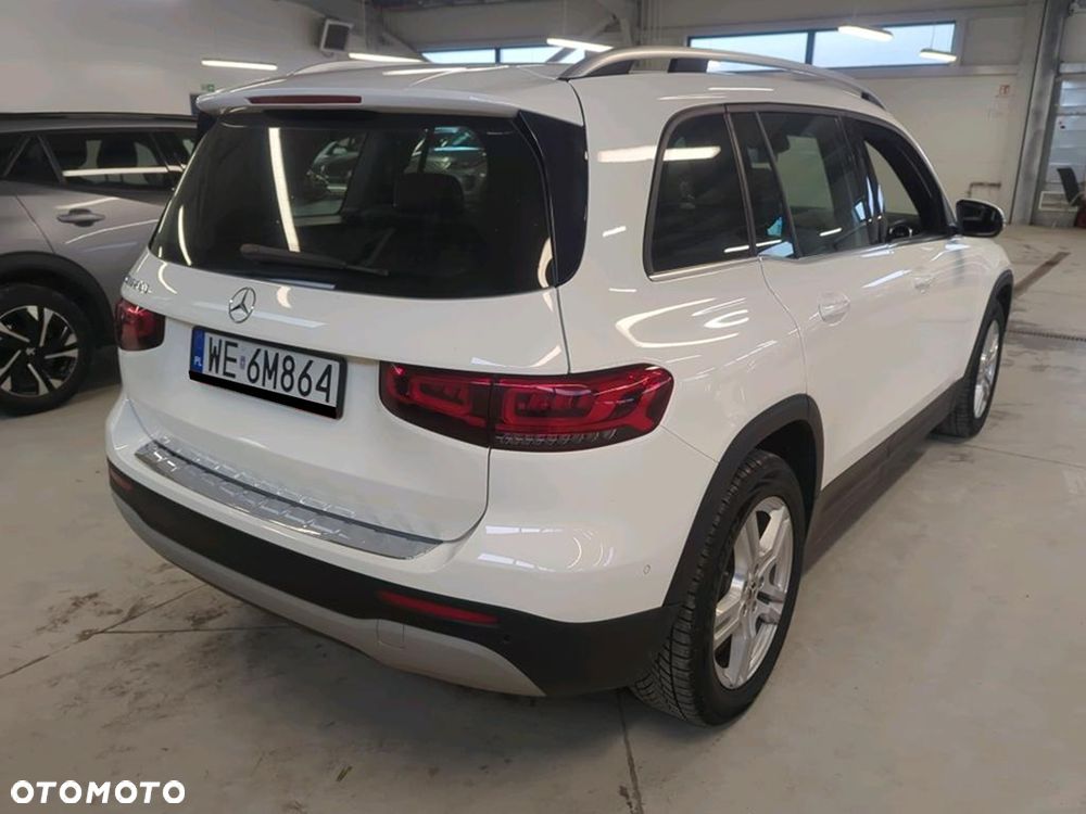 Mercedes-Benz GLB 200 7G-DCT - 4