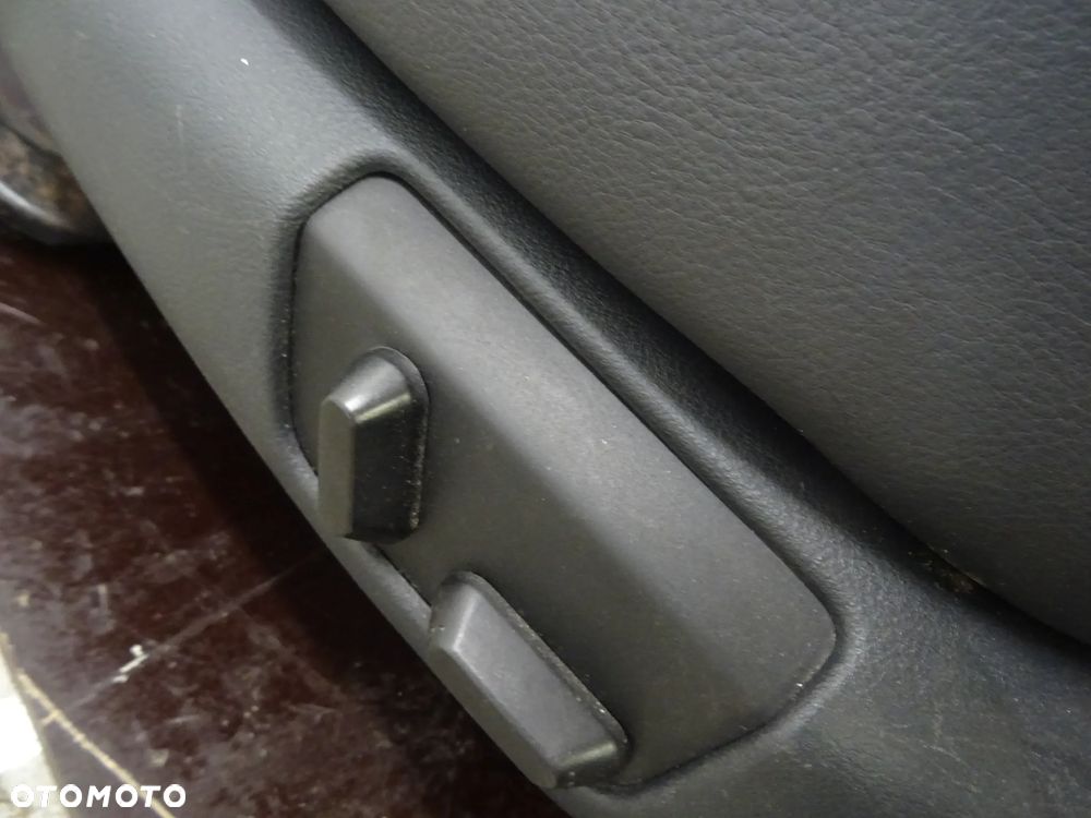 SKODA SUPERB I 01-05 2.8 V6 FOTELE KANAPA BOCZKI GRZANE Z PAMIĘCIĄ - 18