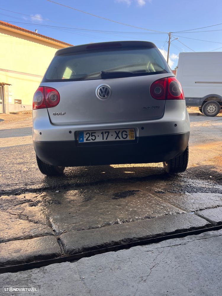 VW Golf 2.0 TDi Confortline - 3