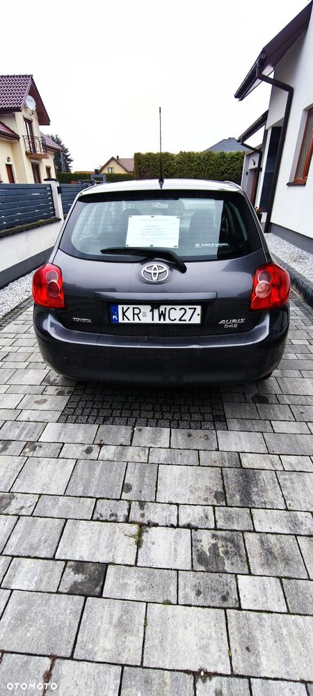 Toyota Auris 1.4 D-4D - 3