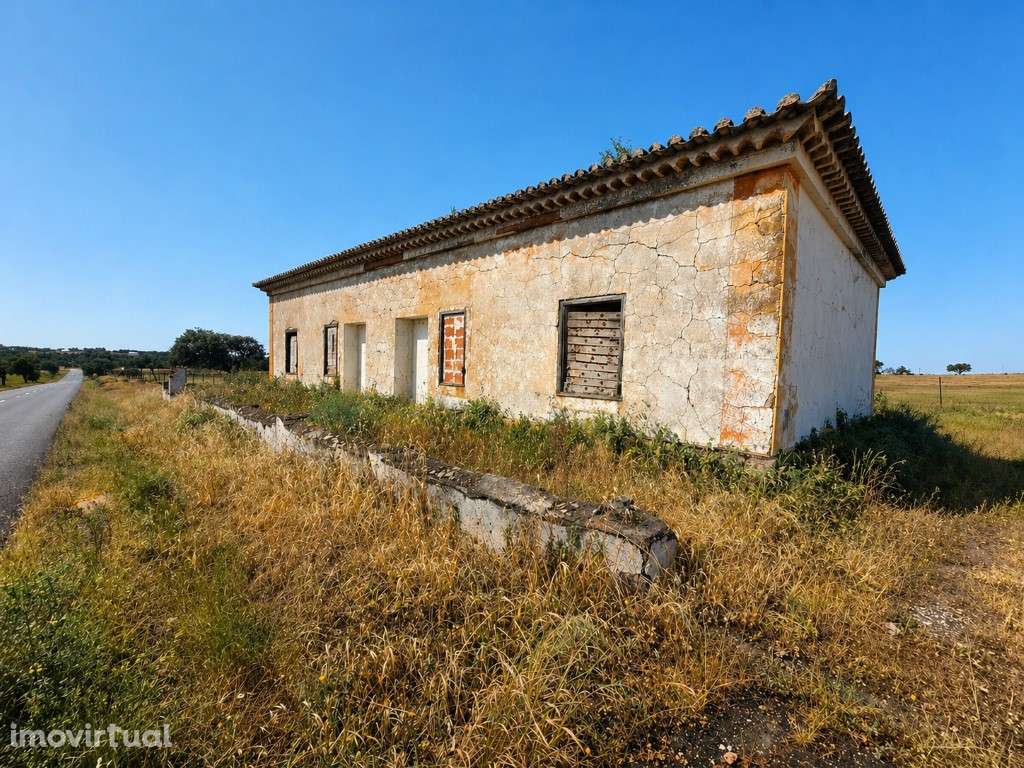 Moradia Térrea T2 para recuperação total, em Barrancos - Grande imagem: 2/7