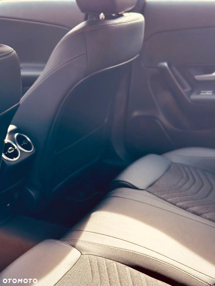 Mercedes-Benz CLA 200 mHEV 7G-DCT - 15
