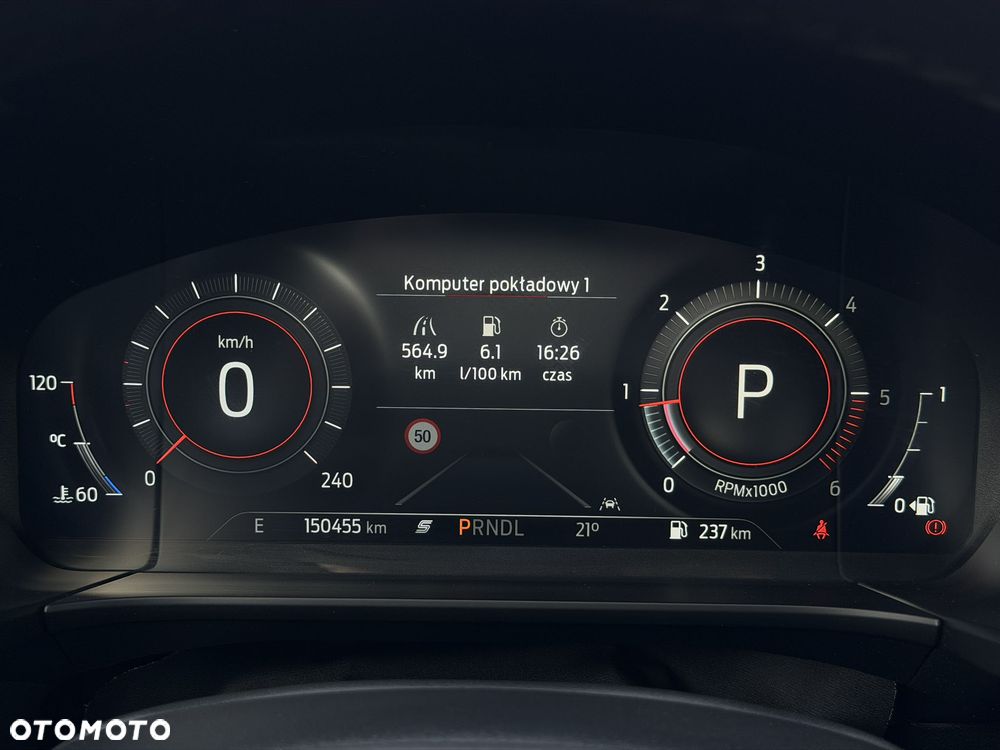 Ford Kuga 2.0 EcoBlue 4x4 TITANIUM - 23