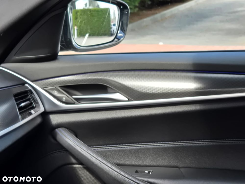 BMW Seria 5 540d xDrive mHEV M Sport sport - 17
