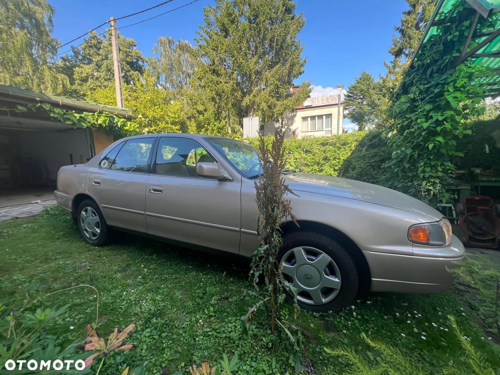 Toyota Camry 3.0 V6 LE - 9