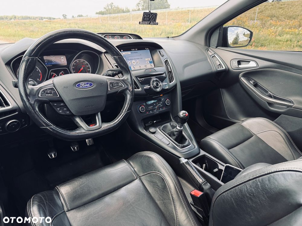 Ford Focus 2.0 EcoBoost ST mit Leder-Sport-Paket - 10