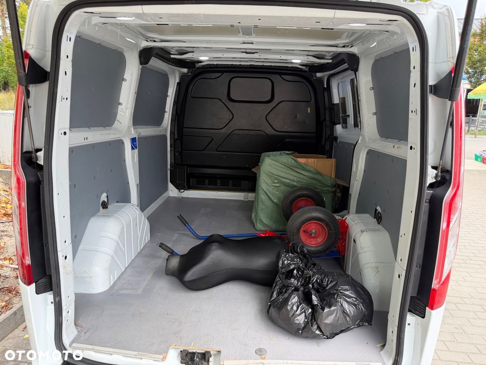 Ford Transit Custom - 11