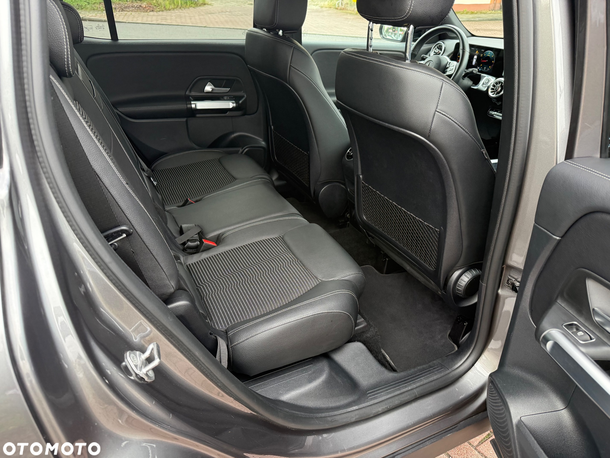 Mercedes-Benz GLB 200 d AMG Line 8G-DCT - 12