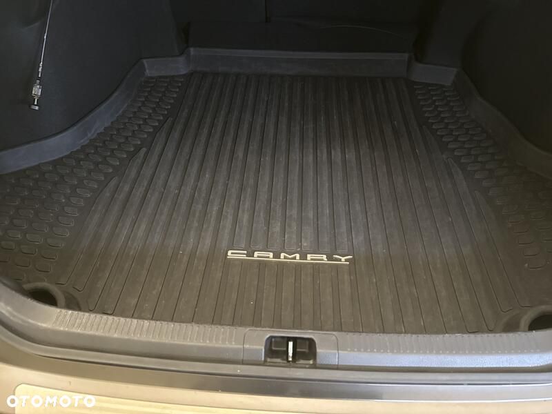 Toyota Camry 2.5 Hybrid Prestige CVT - 24