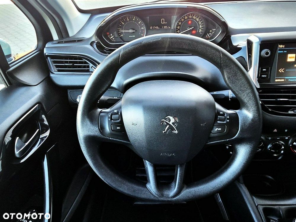 Peugeot 208 - 12