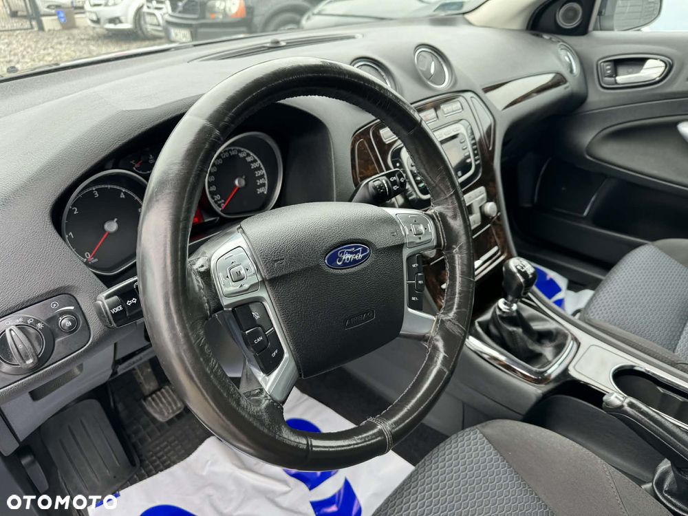 Ford Mondeo 2.0 TDCi Ghia - 24