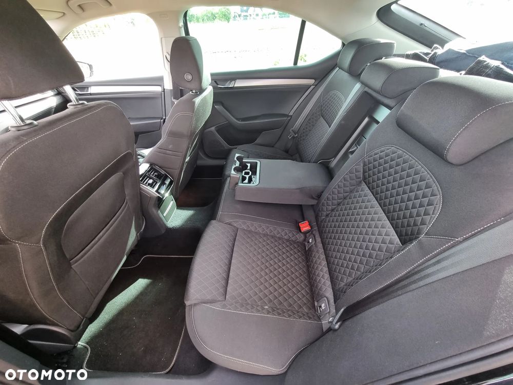 Skoda Superb 2.0 TSI Style DSG - 25