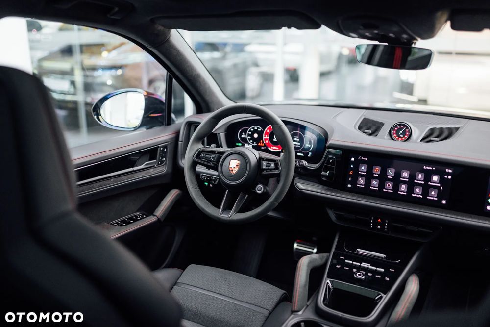 Porsche Cayenne GTS - 17