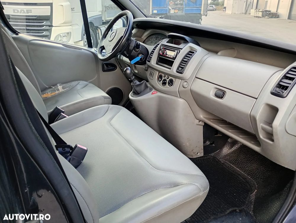 Opel Vivaro - 8